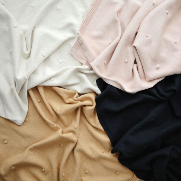 Mushie pletená detská deka z organickej bavlny bodkovaná