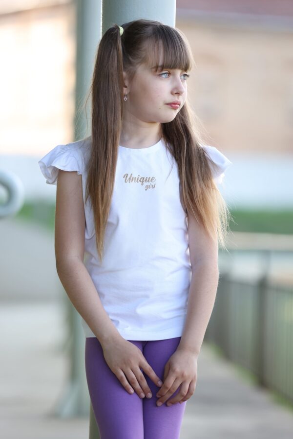Tričko s volánovým rukávom UNIQUE Girl biele