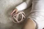 Little Dutch Senzorická loptička Pink – Hračky od 0 do 3 rokov pre deti z e-shopu Naša Bublinka Martin | detský obc...