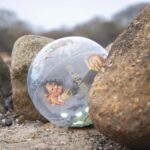 Filibabba Plážová lopta Alfie Dino Beach Confetti