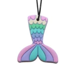 Upokojujúci prívesok Morská víla Pastel Jellystone Designs – Hračky na rozvíjanie zmyslov pre deti z e-shopu Naša...