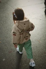 Konges Sløjd Teddy mikina Jody Teddy Hoodie Ma Grande Cerise – Bundy a Vesty pre deti z e-shopu Naša Bublinka Martin |...