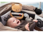 Taf Toys Plyšový medvedík s knižkou Snuggle Bear – Edukatívne hračky pre deti z e-shopu Naša Bublinka Martin | de...
