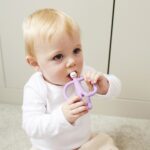 Matchstick Monkey Hryzadlo a zubná kefka Lilac – Hračky pre deti z e-shopu Naša Bublinka Martin | detský obchod s ob...