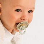 BIBS-STUDIO-Colour-Polka-cumliky-z-prirodneho-kaucuku-Sage-Iron-dieta-square – BIBS Colour pre deti z e-shopu Naša Bubl...