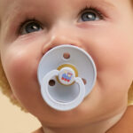 BIBS Colour cumlíky z prírodného kaučuku 2 ks Train Baby Blue/Steel Blue – BIBS Colour pre deti z e-shopu Naša Bubl...