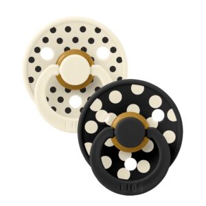 BIBS STUDIO Colour Polka cumlíky z prírodného kaučuku 2 ks Ivory/Black – BIBS Colour pre deti z e-shopu Naša Bublin...